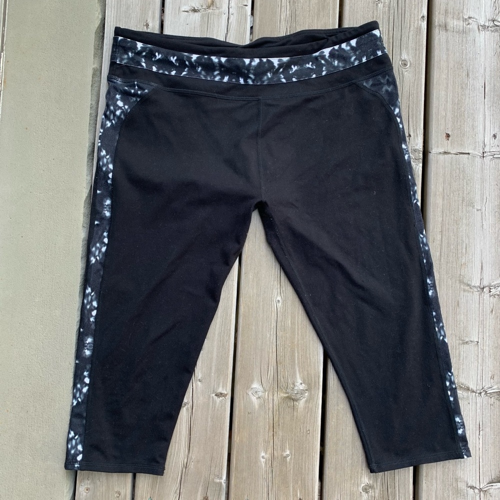 Fabletics Capris Size XL